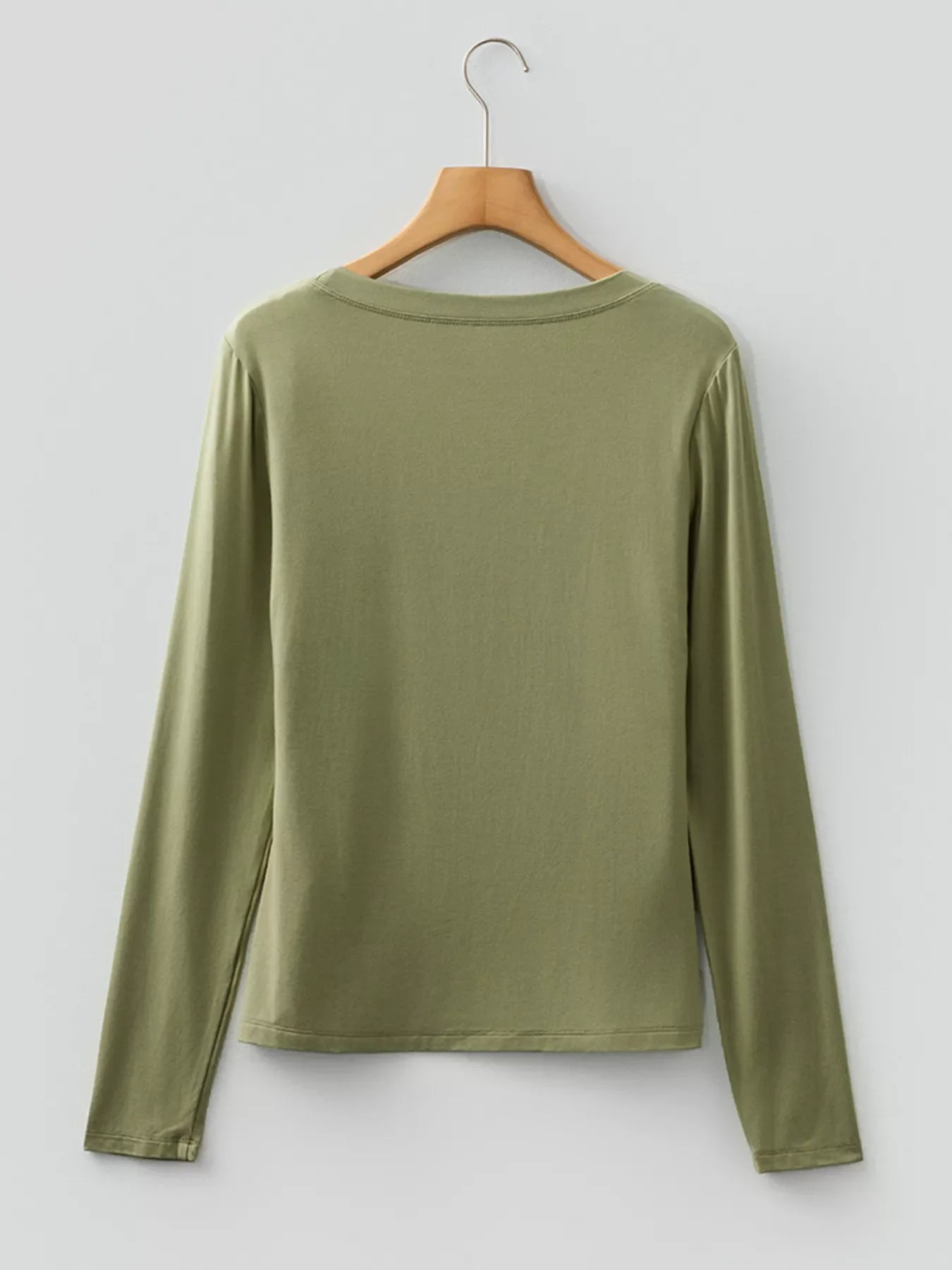 Women's Solid Color Long Sleeve Fitted Top - Versatile Basic Tee