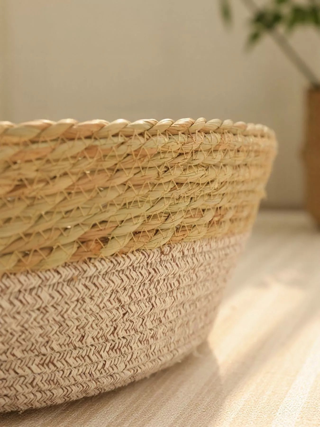 Woven Rattan Cat Nest Bed Scratch-Resistant Oval Pet Lounger