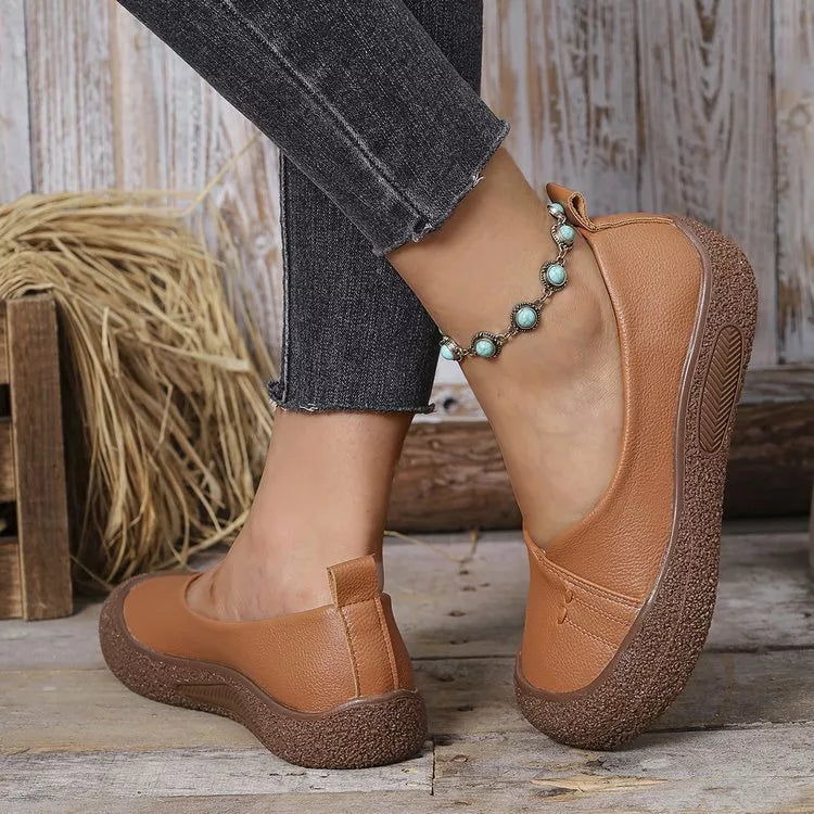 Women's Black Round Toe Slip-On Flats with Textured Soles