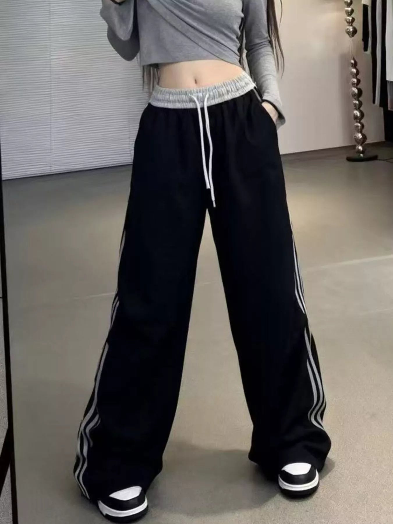 Women's Loose Fit Striped Wide Leg Jogger Pants in Grey