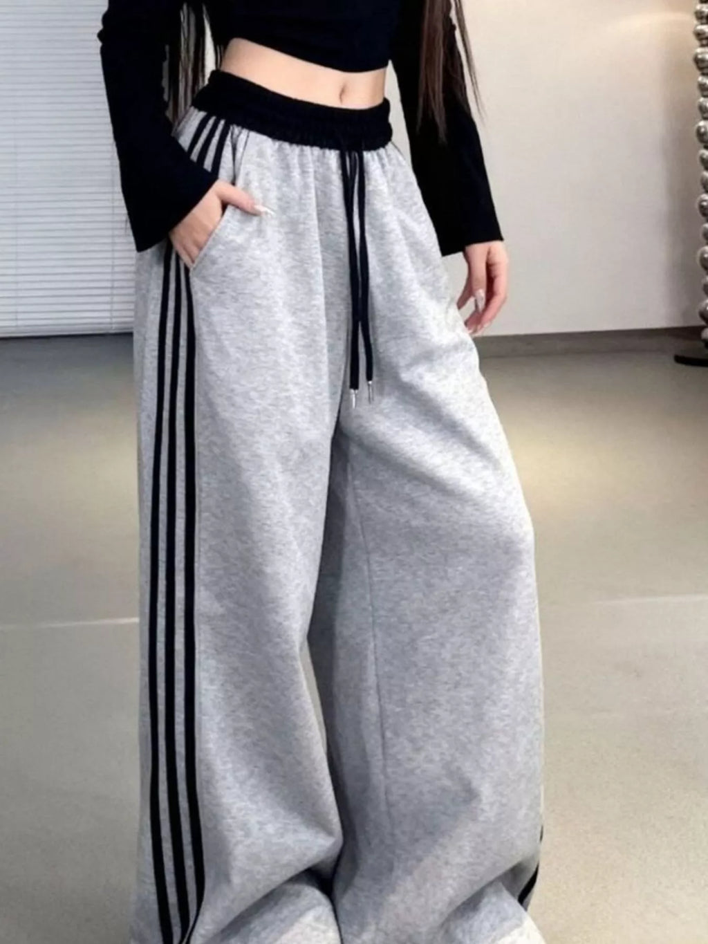 Women's Loose Fit Striped Wide Leg Jogger Pants in Grey