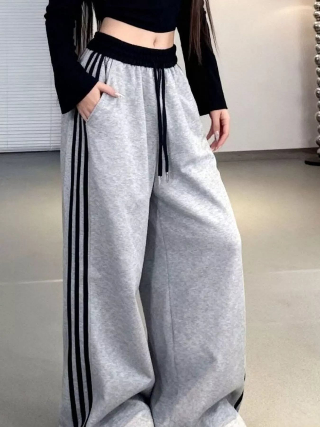 Women's Loose Fit Striped Wide Leg Jogger Pants in Grey