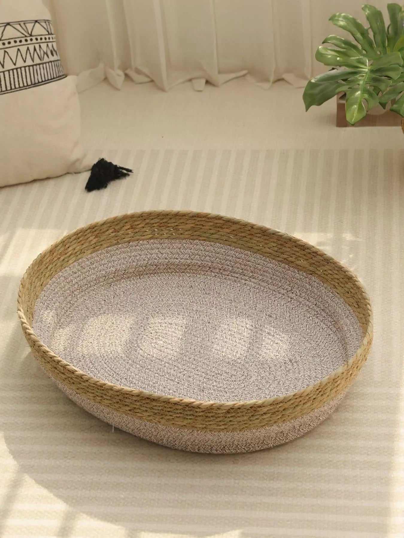 Woven Rattan Cat Nest Bed Scratch-Resistant Oval Pet Lounger