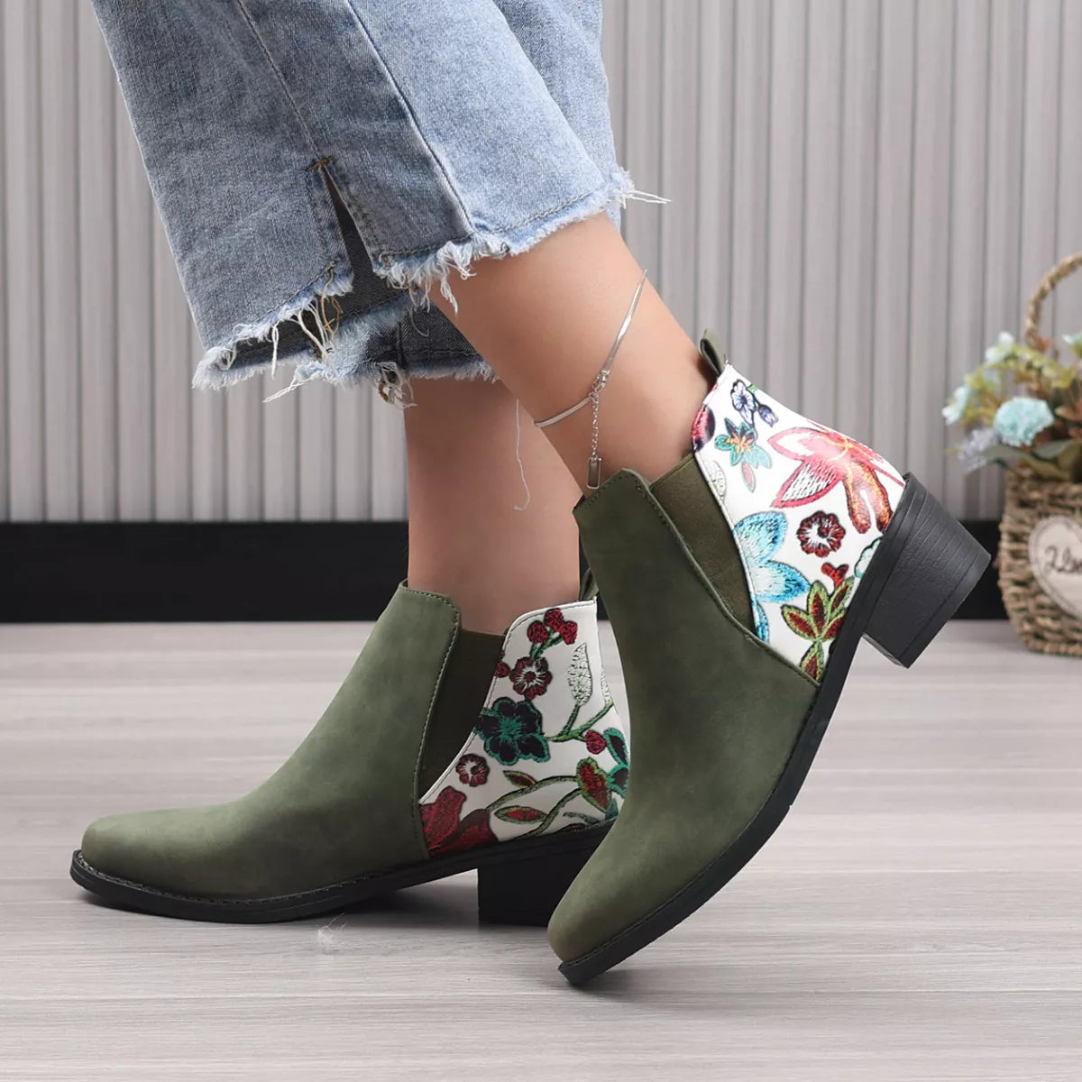 Women's Black Point Toe Mid Block Heel Ankle Boots