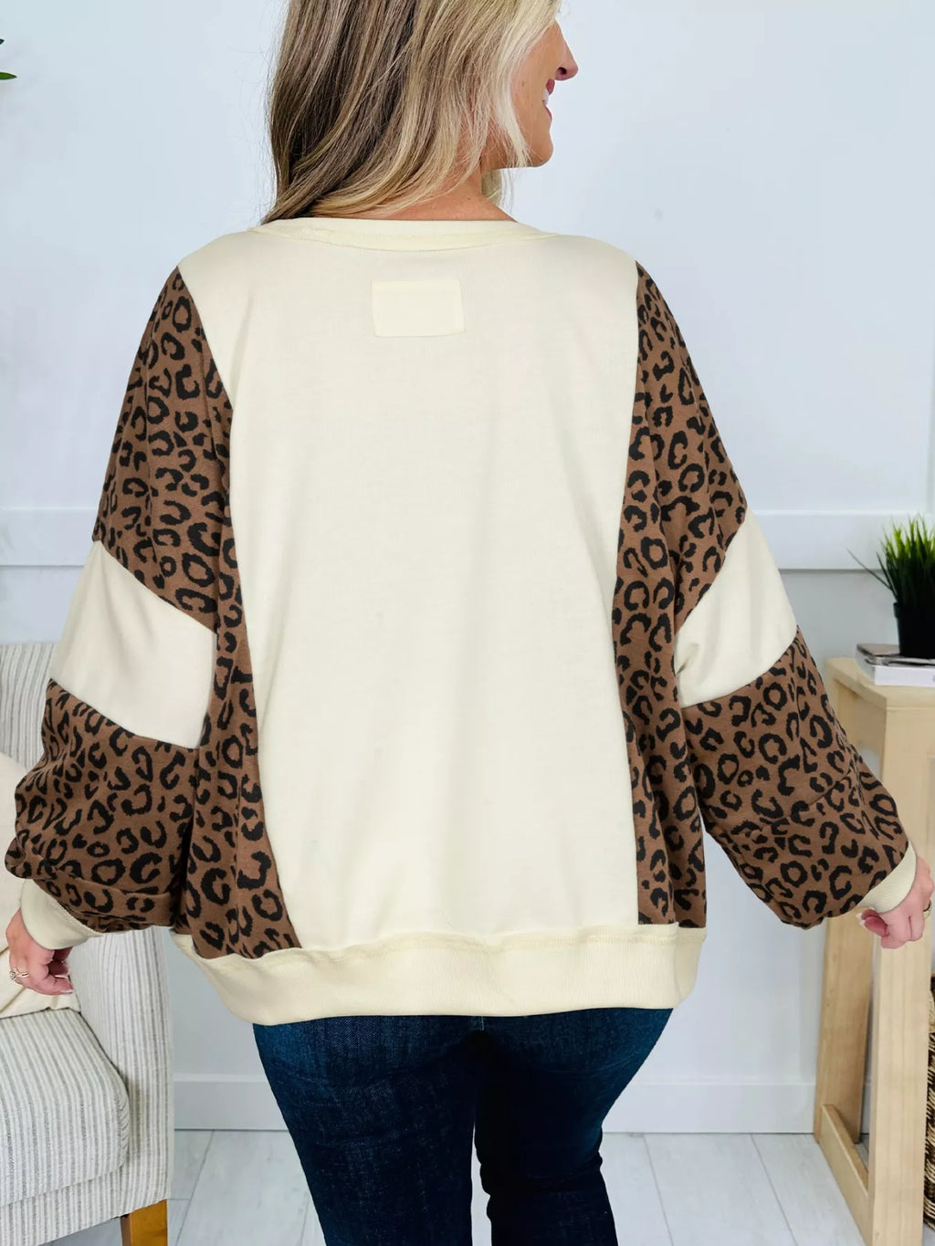 Women's Cream and Leopard Print Colorblock Pullover Sweatshirt