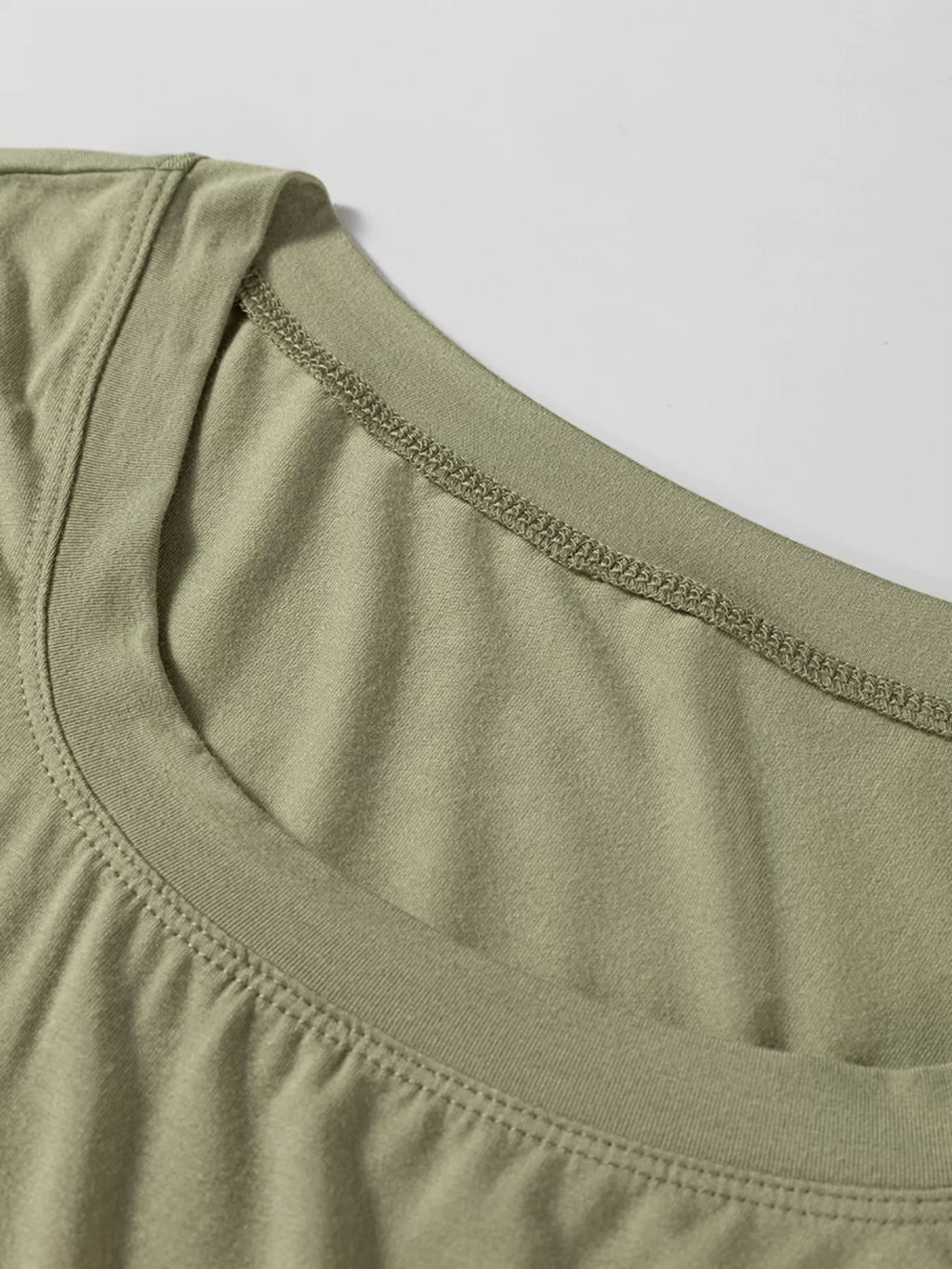 Women's Solid Color Long Sleeve Fitted Top - Versatile Basic Tee