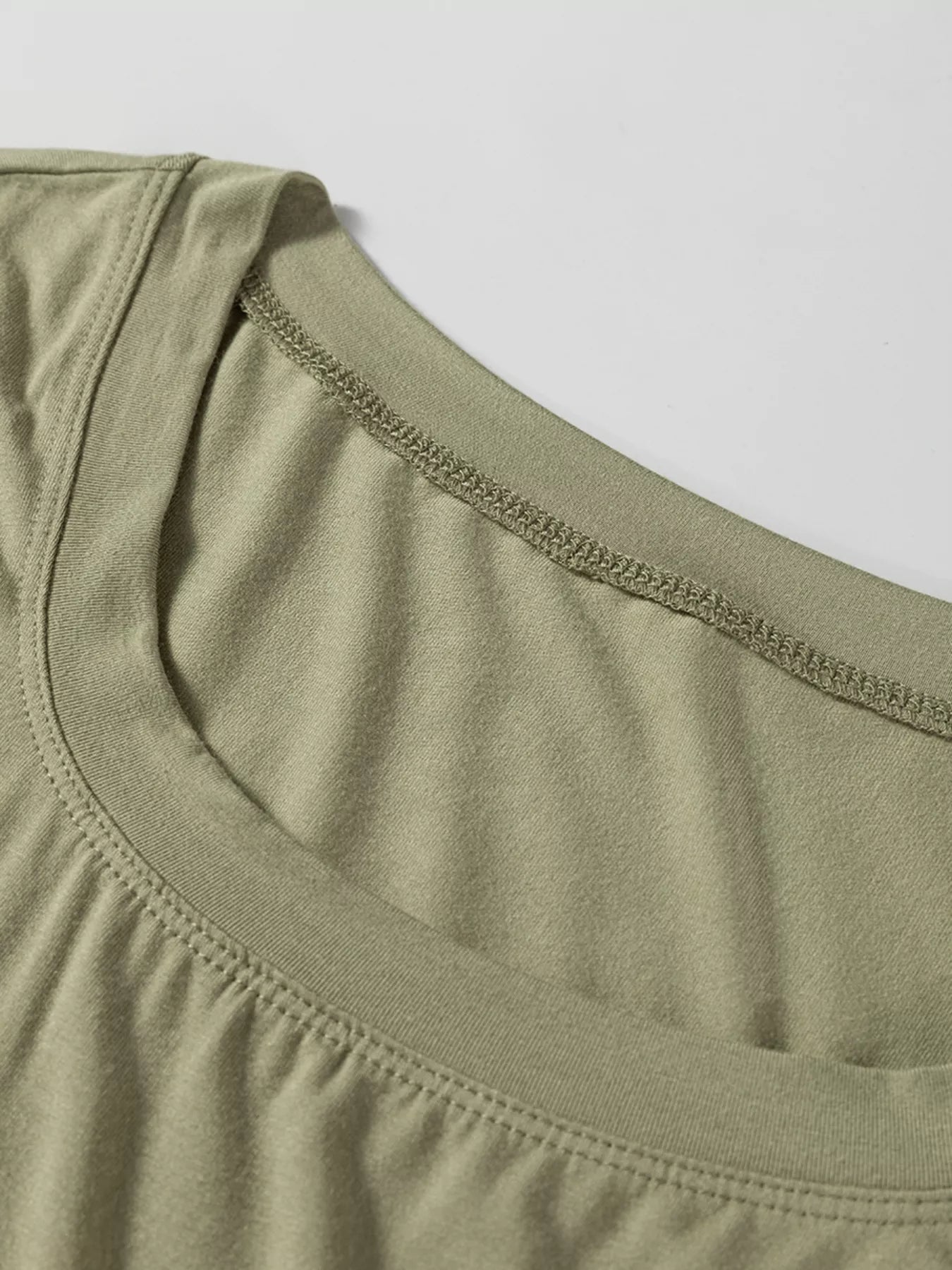 Women's Solid Color Long Sleeve Fitted Top - Versatile Basic Tee