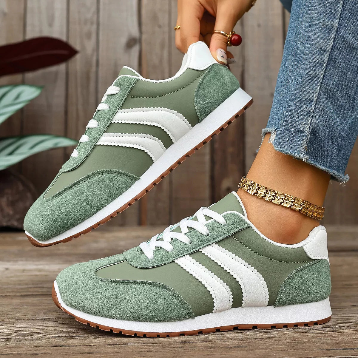 Women's Striped Lace-Up Casual Suede Sneakers Flat Trainers