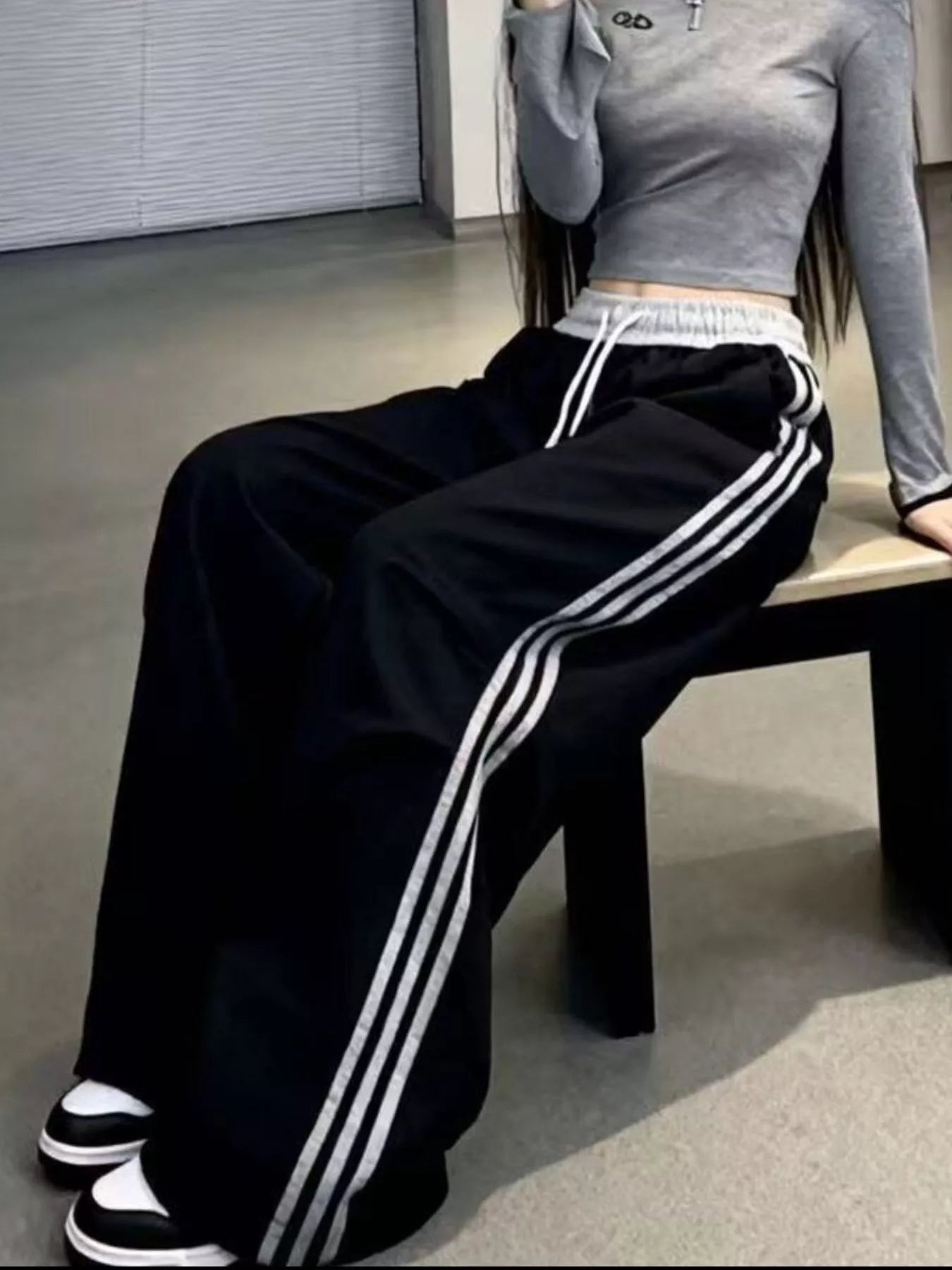 Women's Loose Fit Striped Wide Leg Jogger Pants in Grey
